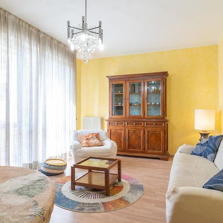 Spacious Apartment At Como Lake マンデッロ・デル・ラーリオ エクステリア 写真